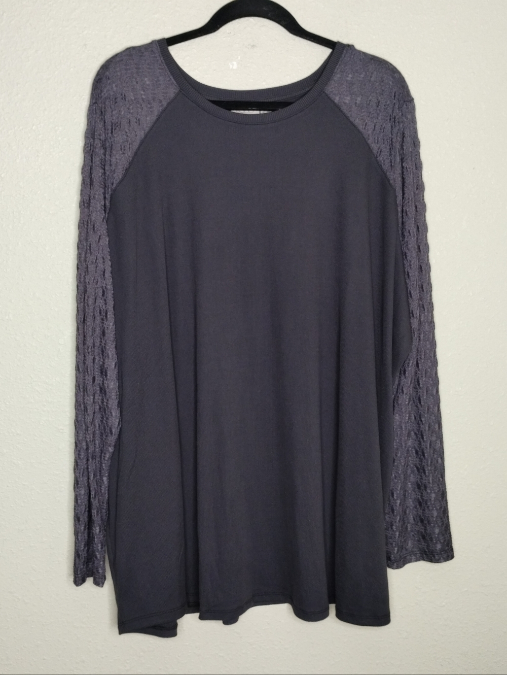 LOGO by Lori Goldstein Ribbed Crew Neck Long Lace Sleeve Top in Charcoal Gray 3X
